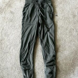 LuluLemon joggers! Like new.